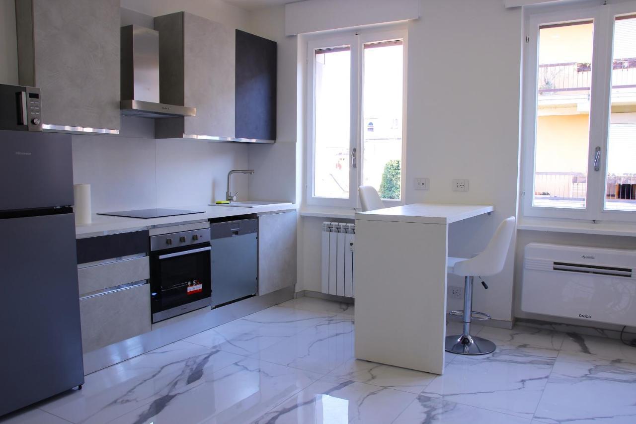 Dreamich - Scavi Romani Apartment เดเซนซาโนเดลการ์ดา ภายนอก รูปภาพ