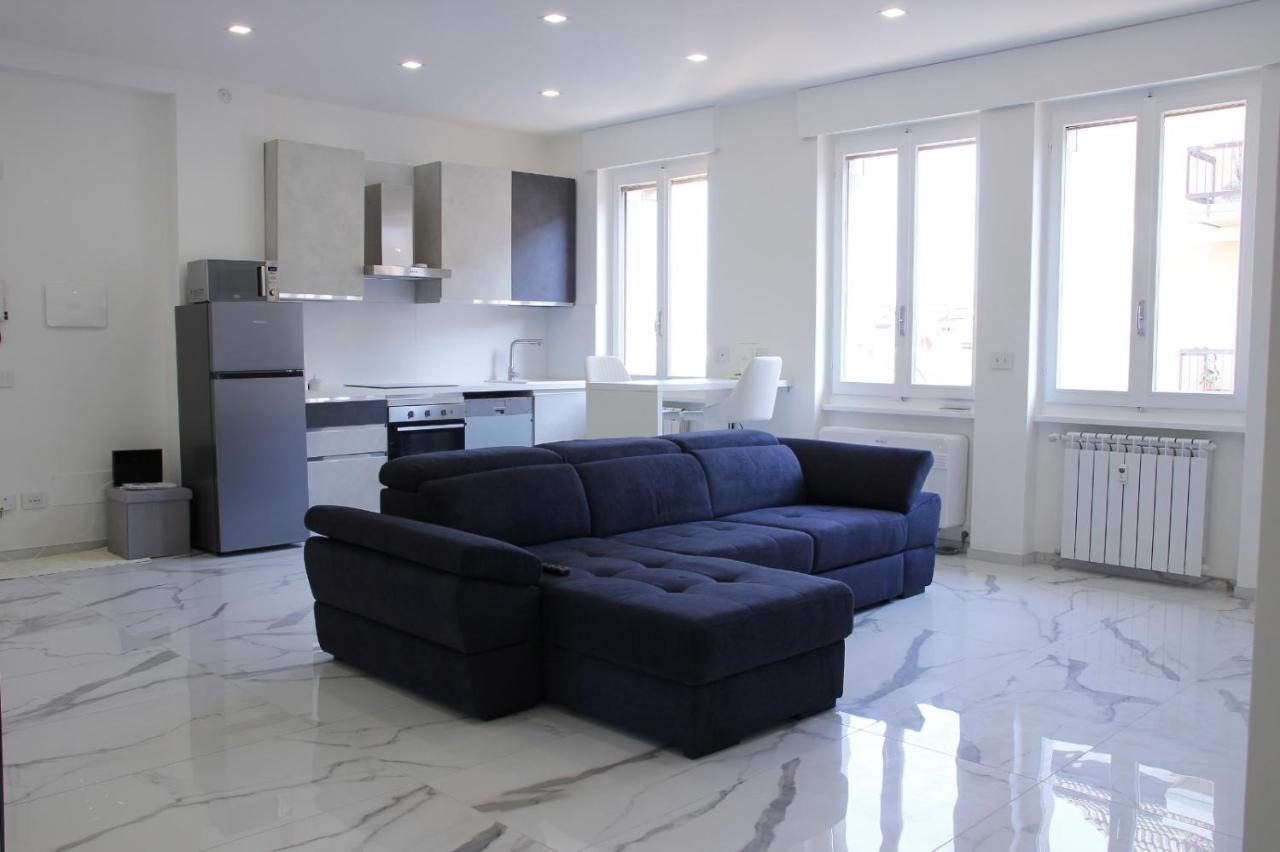 Dreamich - Scavi Romani Apartment เดเซนซาโนเดลการ์ดา ภายนอก รูปภาพ