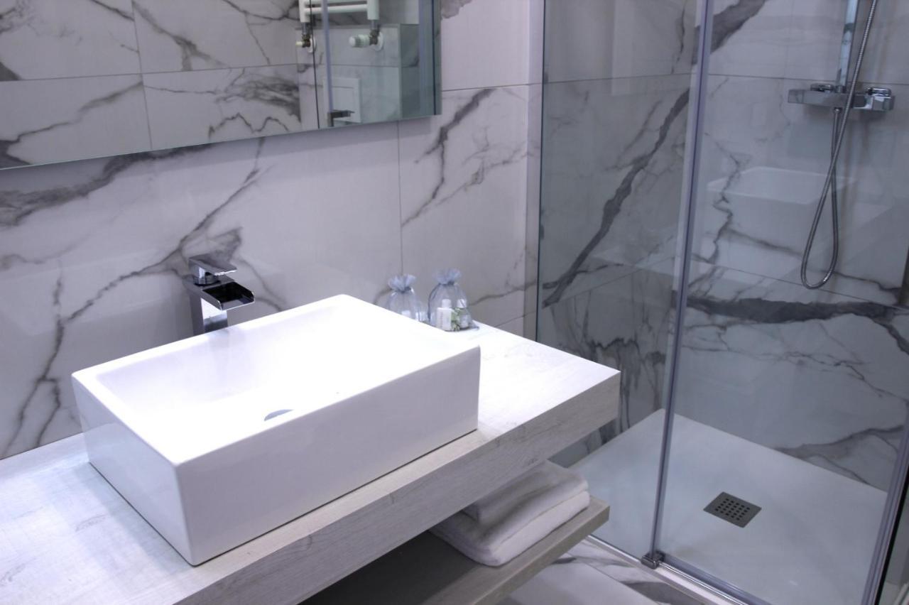 Dreamich - Scavi Romani Apartment เดเซนซาโนเดลการ์ดา ภายนอก รูปภาพ