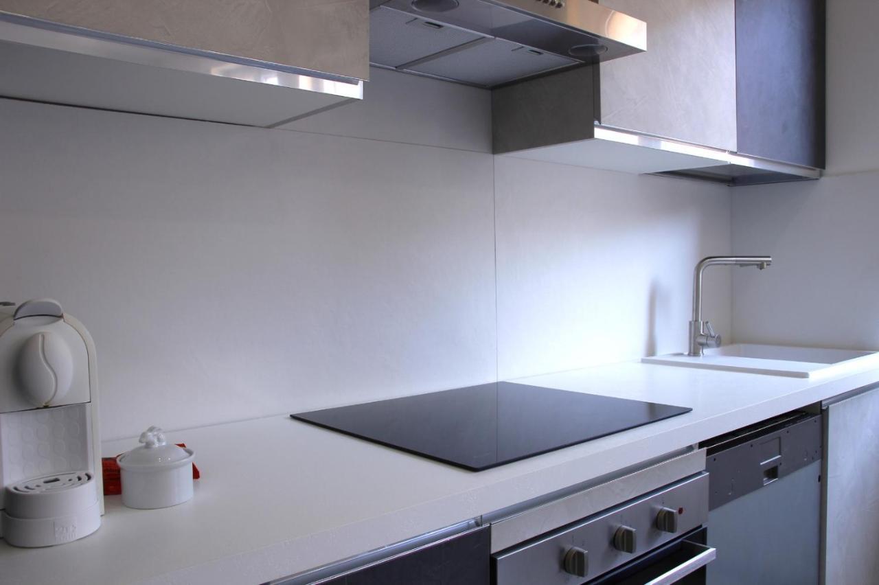 Dreamich - Scavi Romani Apartment เดเซนซาโนเดลการ์ดา ภายนอก รูปภาพ